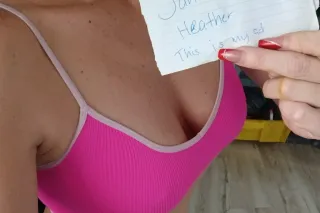 🩷 Beautiful Bombshell 💓 rare a... - Image 1