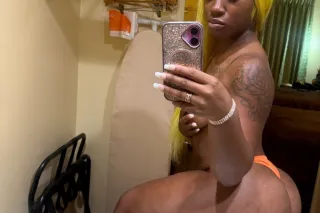 NEW IN TOWN ‼ add my ig @Cocox... - Image 1